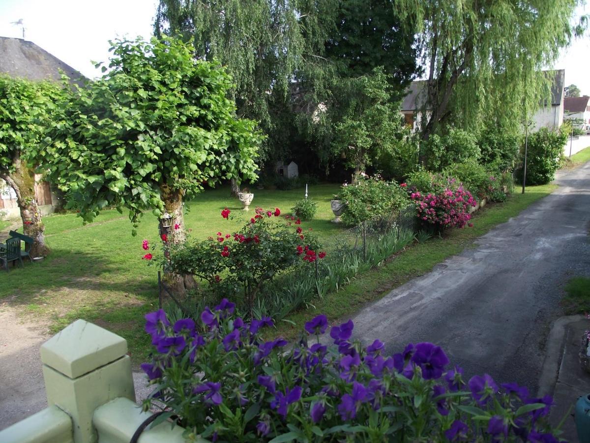 Bed and Breakfast Chambre D'Hotes Le Vaujoint Cheillé Exterior foto